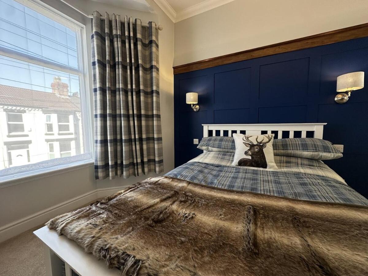 Stylish Highland-theme 2br Sefton Park *