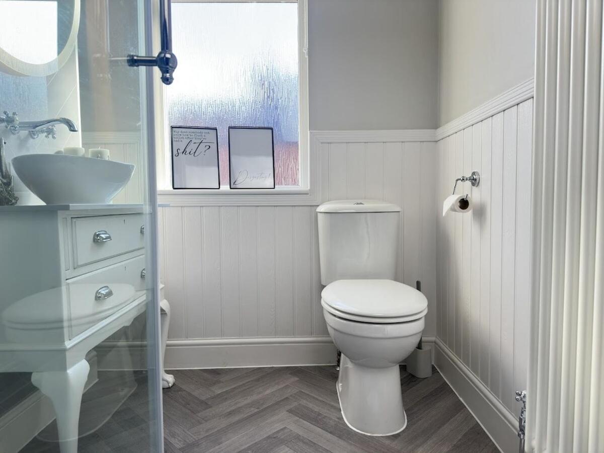Stylish Highland-theme 2br Sefton Park Liverpool