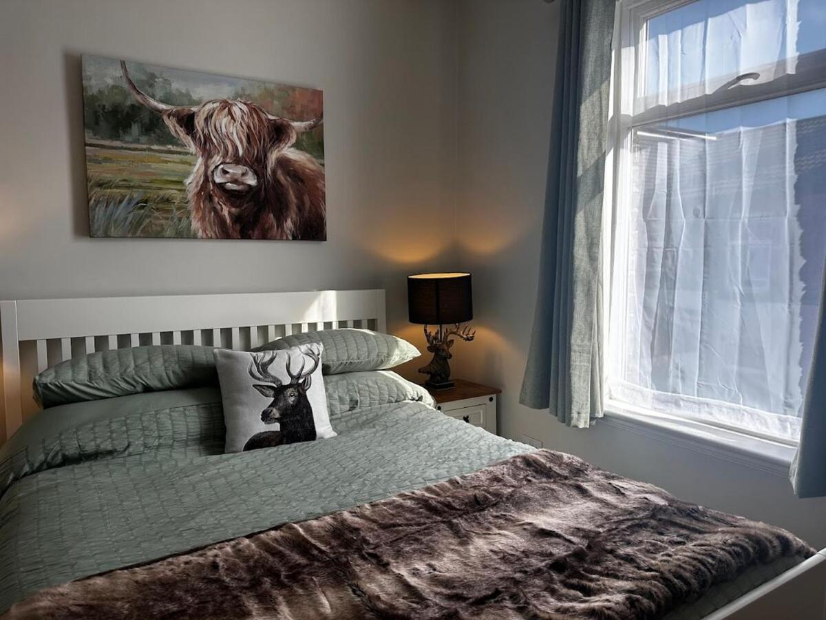 Stylish Highland-theme 2br Sefton Park Liverpool