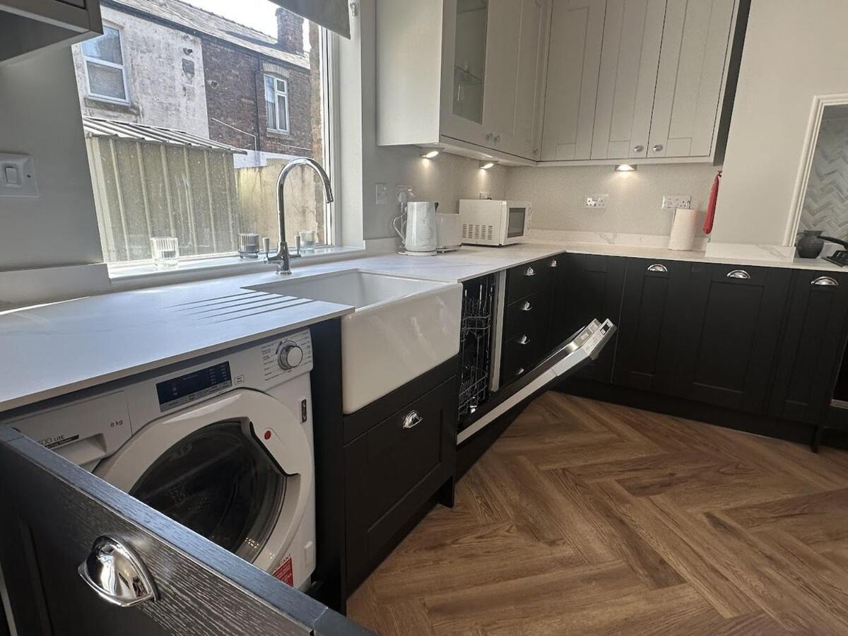 Holiday home Stylish Highland-theme 2br Sefton Park Liverpool