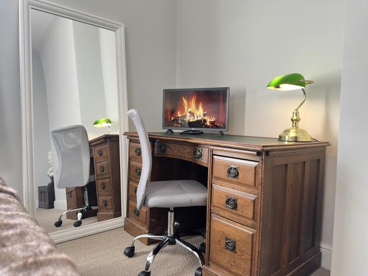 Stylish Highland-theme 2br Sefton Park Liverpool
